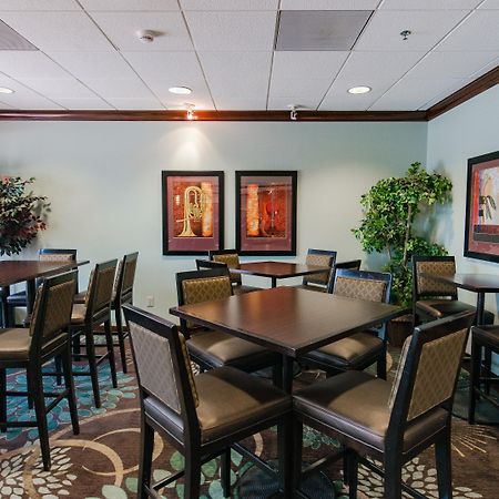 Staybridge Suites Wilmington East By Ihg מראה חיצוני תמונה